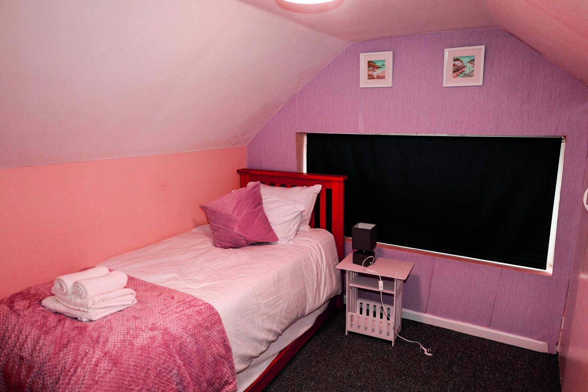 Lausory King Bed Living Your Luxe Home Away 노팅엄 외부 사진