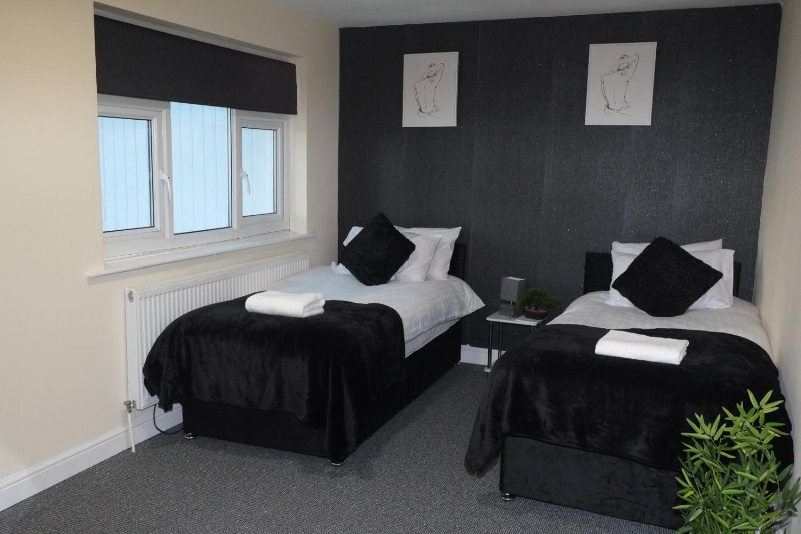 Lausory King Bed Living Your Luxe Home Away 노팅엄 외부 사진